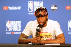 Lakers y Raptors, molestos con Leonard por su forma de gestionar la agencia
