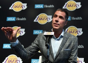 Rob Pelinka: sin Kawhi, los Lakers hemos fichado bien