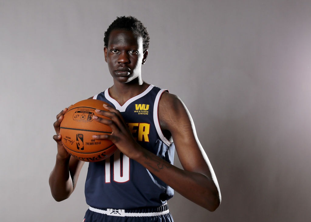 Bol Bol podría firmar un contrato dual con los Nuggets