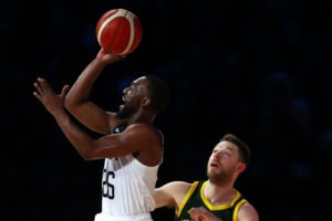 Kemba Walker lidera el triunfo de Estados Unidos ante Australia