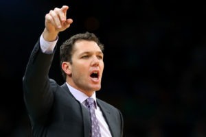 Luke Walton tiene claro el camino a playoffs: "La defensa"