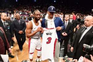 Wade cree que Carmelo Anthony debería estar en la NBA