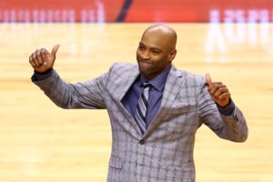 Viaje al pasado: Vince Carter intentó reclutar a Shaquille O'Neal para los Raptors