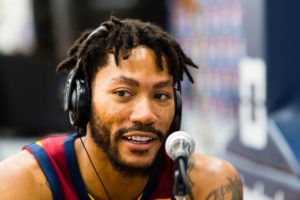 Derrick Rose cree que el Triángulo Ofensivo condenó a los Knicks