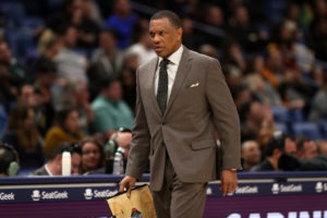 Alvin Gentry rechaza comparar a Zion Williamson con LeBron