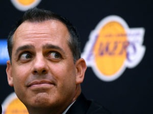 Vogel, sobre jugar contra sus Lakers: "Vas a venir y recibirás golpes en la boca"