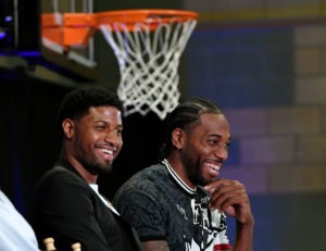 El Kawhi Leonard más 'troll', en un anuncio de la nueva película de  Terminator