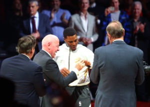 Toronto recibe los anillos de campeón más grandes de la historia