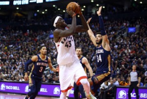 Toronto inicia la defensa del título con victoria y un enorme Siakam