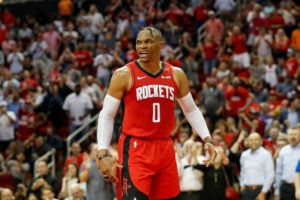 Russell Westbrook ya es el segundo jugador de la historia con más triples-dobles