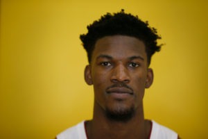 Jimmy Butler debuta ganando con Miami Heat