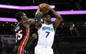 Kendrick Nunn llama a la puerta de la NBA con 40 puntos