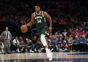 Antetokounmpo: "Aprendí mucho jugando contra Leonard"