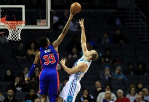 Christian Wood consigue una plaza en los Pistons