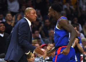 Primer multado de la temporada: 25.000 dólares a Beverley por lanzar el balón a la grada