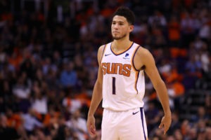 Phoenix derrota a los Clippers de Leonard