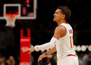 Trae Young sufre un esguince en el tobillo derecho