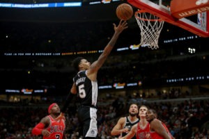 Dejounte Murray echa raíces en San Antonio: extensión de cuatro años y 64 millones