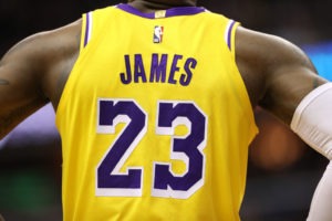 Lakers, Pistons, Bulls y otros equipos presentan sus nuevas camisetas