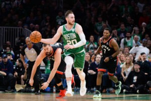 Gordon Hayward sufre una fractura en la mano