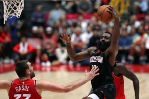 Harden sigue a un ritmo anotador que recuerda a Michael Jordan