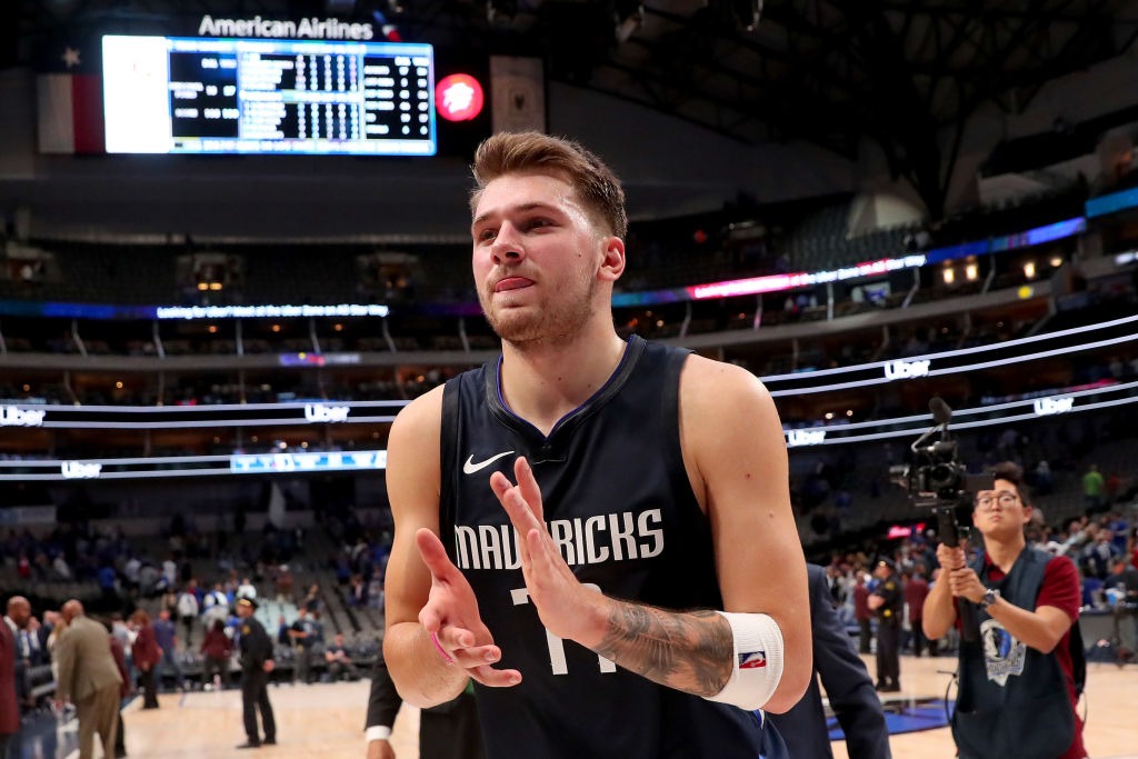 Doncic, un inicio con Robertson, LeBron y (buena) compañía