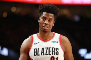 Tercer triunfo seguido de Portland con 10 tapones de Whiteside