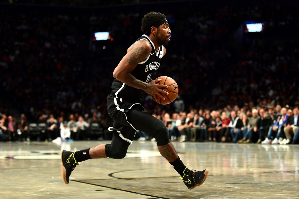 Irving se lleva el duelo de anotadores ante Ingram
