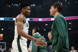 Los Raptors (post-Kawhi), no pueden contra Antetokounmpo