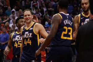 Los Jazz presentan sus credenciales ante Milwaukee