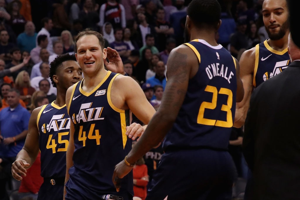 Los Jazz presentan sus credenciales ante Milwaukee