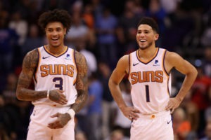 Booker deja la NBA sin invictos con sus 40 puntos ante Philadelphia