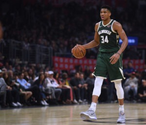 Antetokounmpo destroza a los Jazz con 50 puntos