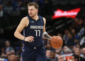 Doncic apaña en tres cuartos la victoria de Dallas sobre Memphis