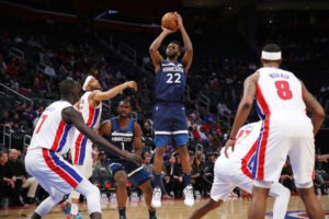 Wiggins y Towns se combinan con 58 puntos para ganar a los Pistons