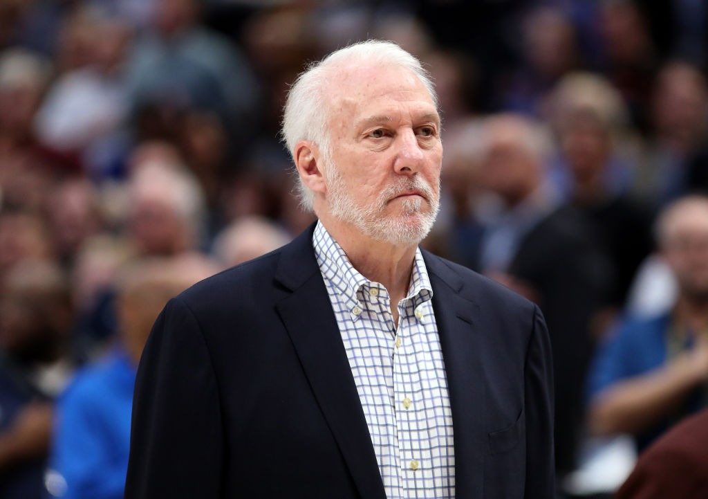 Los 76ers profundizan en la crisis de San Antonio