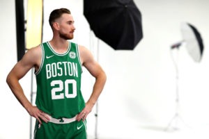 Gordon Hayward avanza plazos en su recuperación