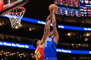 Aminu sufre una recaída de su lesión en la rodilla