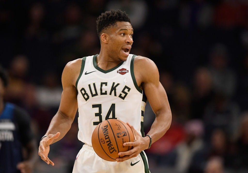 Antetokounmpo fue baja ante los Hawks por problemas de espalda