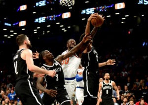 Los Knicks se llevan el derbi neoyorquino con 33 puntos de Julius Randle