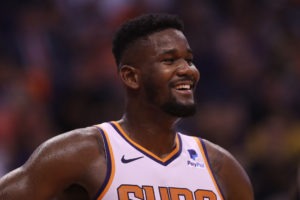 DeAndre Ayton vuelve tras sus 25 partidos de castigo por dopaje