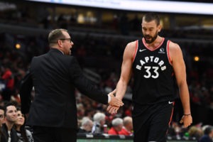 Marc Gasol cae lesionado en la victoria ante Detroit