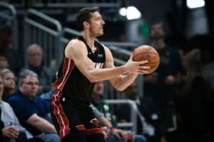 Los Heat ganan la partida en Brooklyn