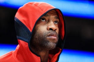 Vince Carter alcanza los 1.500 partidos en temporada regular