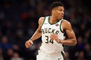 Milwaukee no levanta el pie del acelerador: 15 victorias seguidas