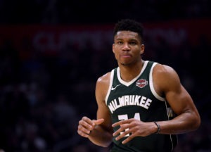 Los Bucks mantienen su racha de victorias pese a la histórica actuación de Jaren Jackson Jr.