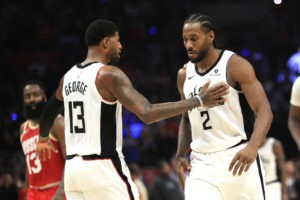 Kawhi Leonard y Paul George suman 88 puntos para imponerse en Minneapolis