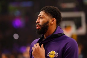 Los Lakers profundizan en la crisis de Utah