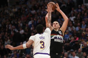 Denver gana con autoridad a unos Lakers sin LeBron