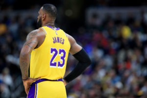 Antetokounmpo sobre la longevidad de LeBron: "Es un extraterrestre"
